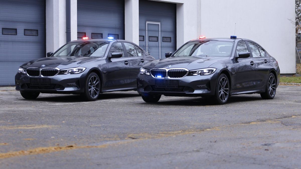 Nowe nieoznakowane radiowozy BMW w lubelskim garnizonie