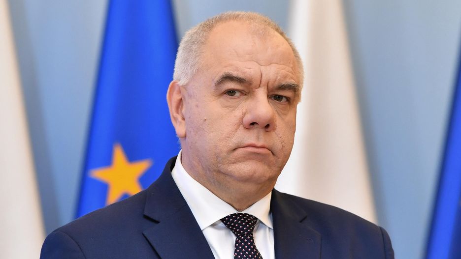"Mylą mu się role". Sasin uderza w Trzaskowskiego