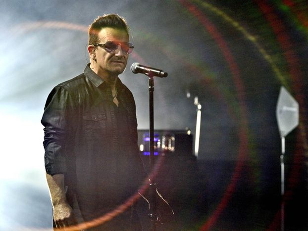Bono wciąż nie może grać! "Czuję się, jakbym miał rękę innej osoby"