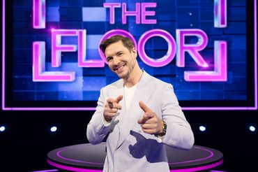 Mikołaj Roznerski prowadzący "The Floor" 