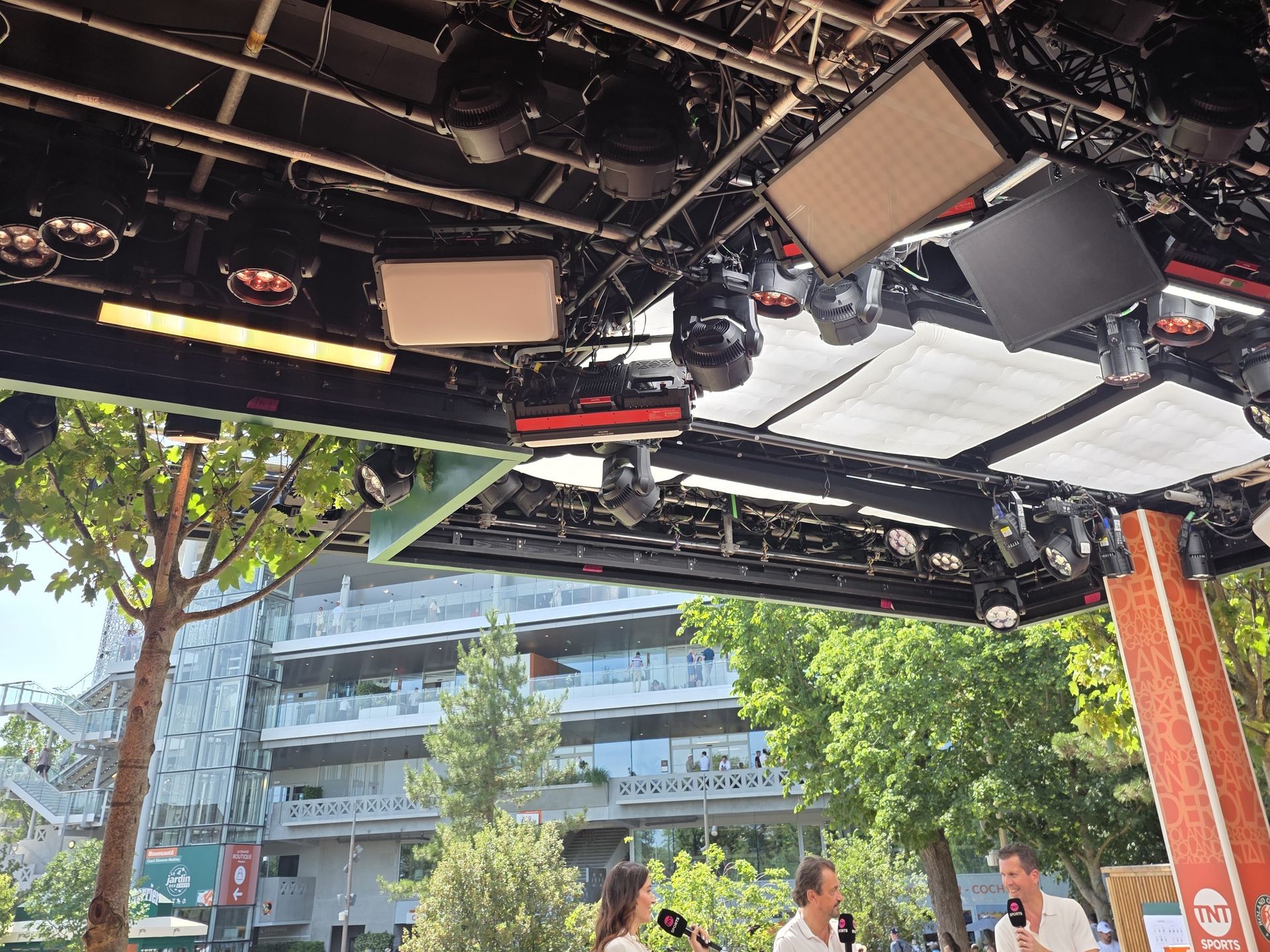 Studio WBD na Roland Garros