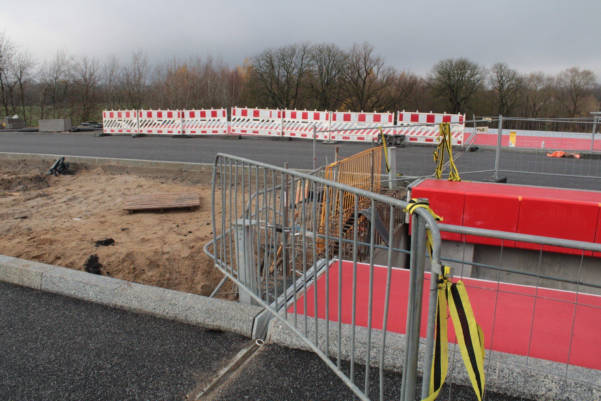 BUDOWA ŁĄCZNIKA MIEDZY ULICĄ SZCZECIŃSKĄ I STREFOWĄ