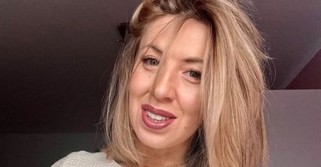 Rolniczka nosi kontrowersyjne buty. Podolodzy je krytykują