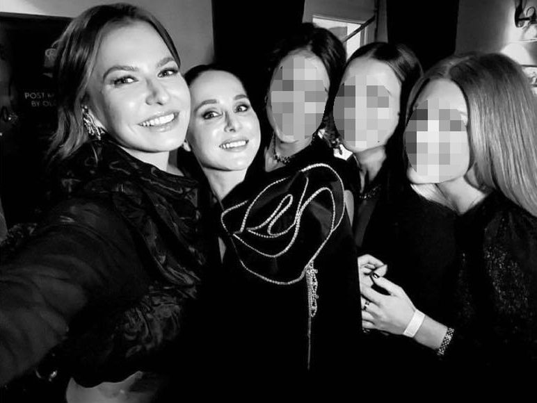 Anna Lewandowska z celebrytami na urodzinach warszawskiej dermatolożki