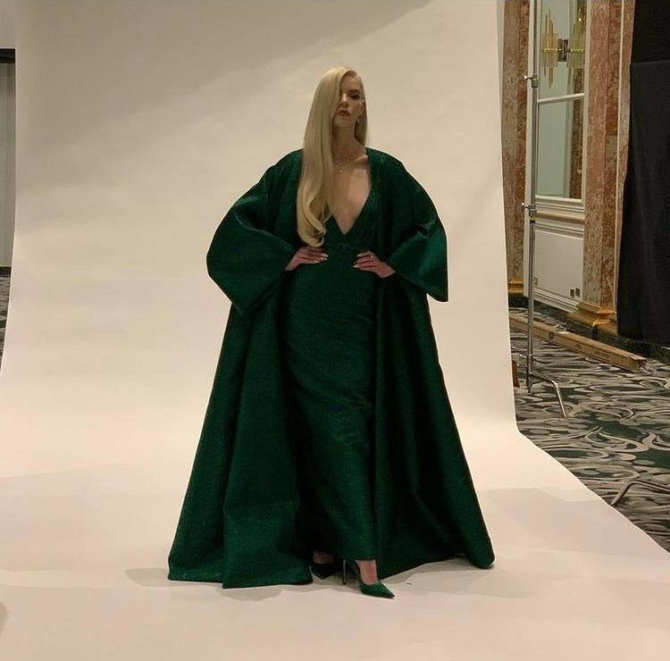 Anya Taylor-Joy w sukni Dior Haute Couture i biżuterii Tiffany & Co.