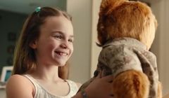 Miś od żołnierza dla córki w reklamie Duracella (wideo)