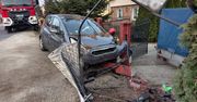 Wypadek w Pikulicach pod Przemyślem. Kierująca Kią wjechała w ogrodzenie posesji