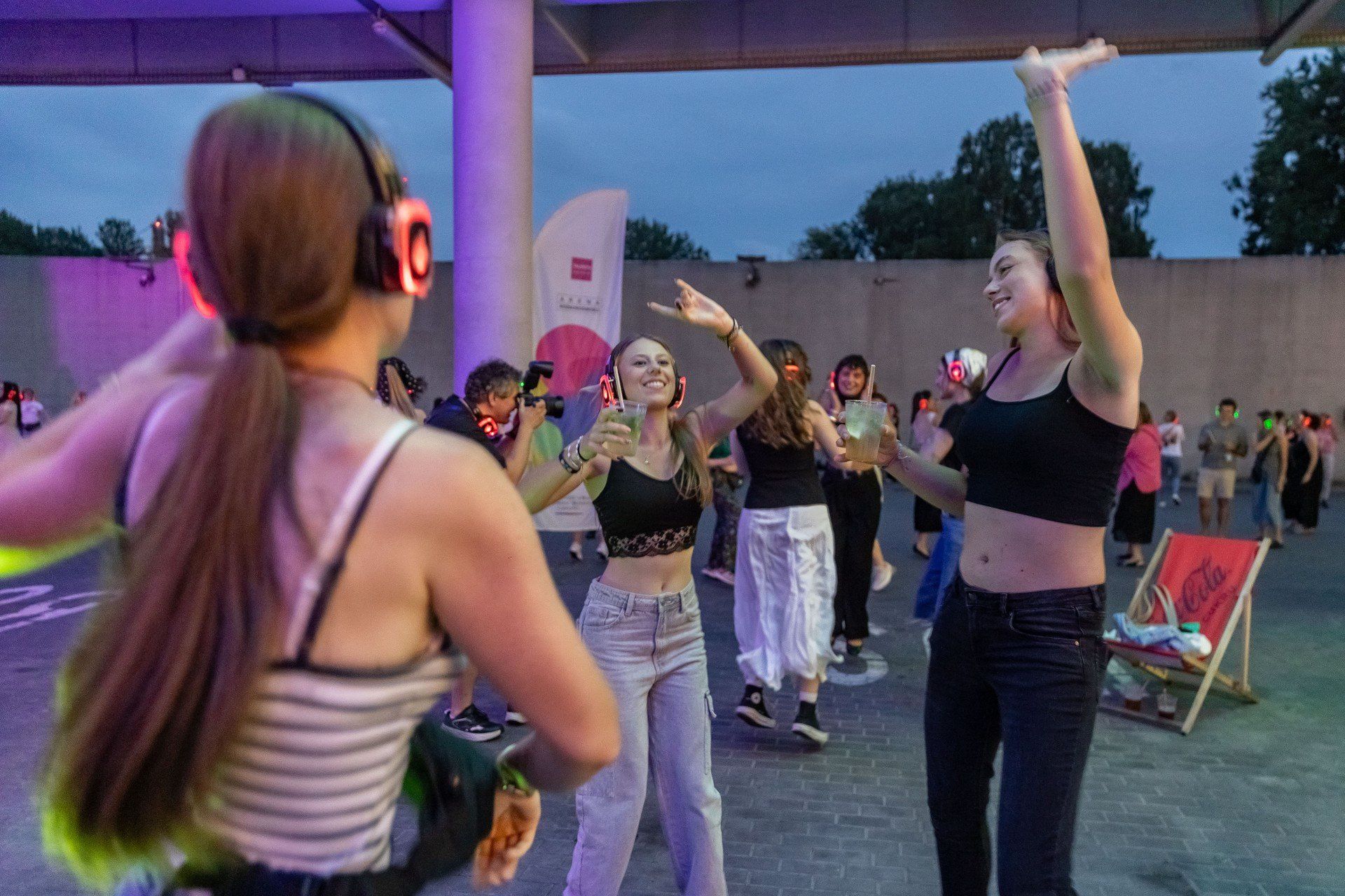 Silent Disco, czyli &#34;cicha dyskoteka&#34; to niesamowita taneczna zabawa. Tak było w Tauron Arenie w Krakowie.