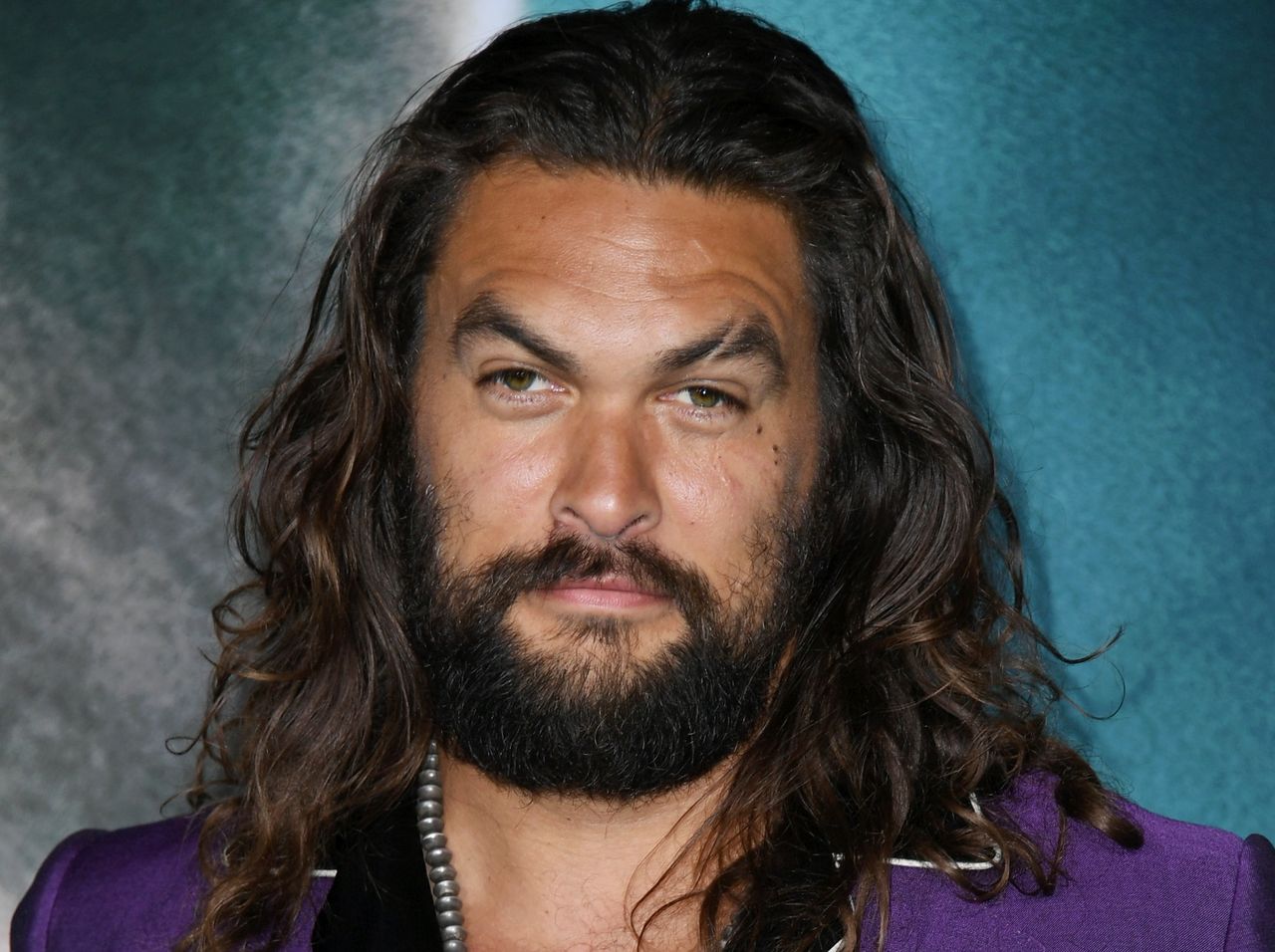 Jason Momoa dosadnie odpowiedział dziennikarzowi. (Photo by Jon Kopaloff/FilmMagic)