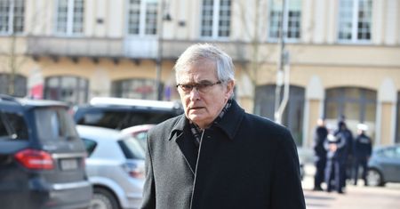 Gwiazdy zaszczepione bez kolejki chcą pomagać przy szczepieniach jako wolontariusze