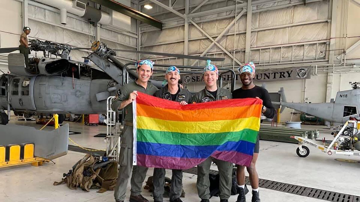 Pierwsza w pełni homoseksualna załoga amerykańskiego śmigłowca. Żołnierze pokazali poczucie humoru i dumę 1