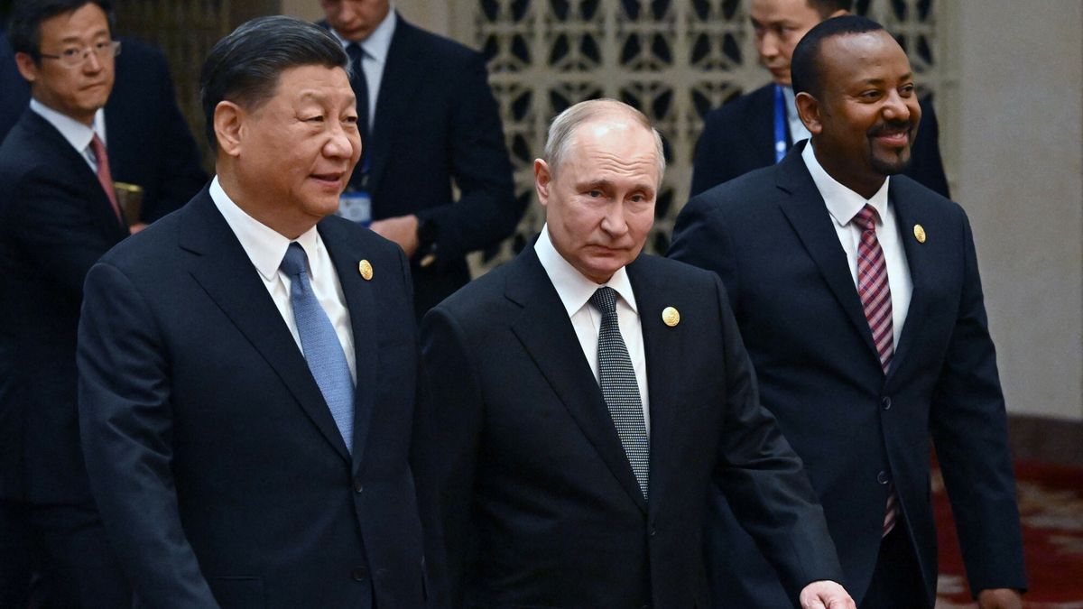 Prezydent Władimir Putin i przewodniczący Xi Jinping