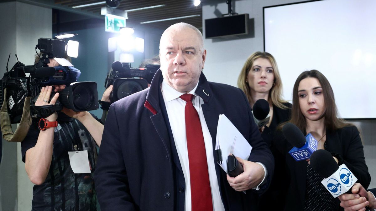 Posiedzenie komisji ?ledczej ds. wybor�w kopertowych
Fot. Michal Zebrowski/East News, Warszawa, 24.01.2024. Sejm. Posiedzenie komisji sledczej ds. wyborow kopertowych. Przesluchanie bylego ministra aktywow panstwowych Jacka Sasina (n/z).
Michal Zebrowski