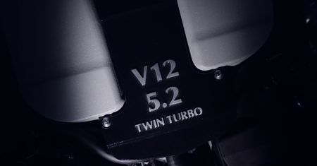 V12 Twin Turbo Aston Martina - koniec wolnossących bestii!