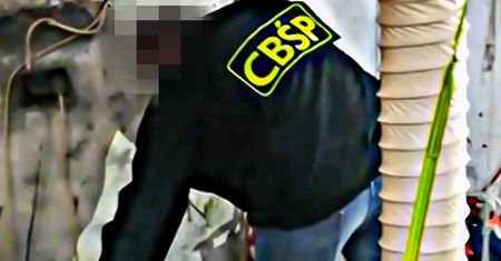 "Breaking Bad" w Zgorzelcu. Odkrycie CBŚP pod psim kojcem