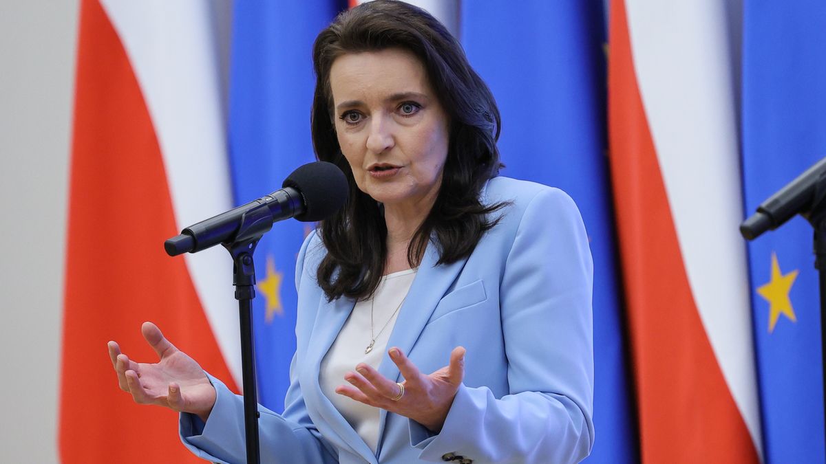 Marzena Okła-Drewnowicz
Warszawa, 29.04.2025. Minister ds. polityki senioralnej Marzena Okła-Drewnowicz podczas uroczystej gali, podsumowującej I edycję projektu "Szkoła Międzypokoleniowa" w siedzibie Kancelarii Prezesa Rady Ministrów w Warszawie, 29 bm. (amb) PAP/Rafał Guz
Rafał Guz
edycja, podsumowanie, projekt, projektu, Szkoła Międzypokoleniowa, 1. 1 edycja edycji, gala gali, w KPRM