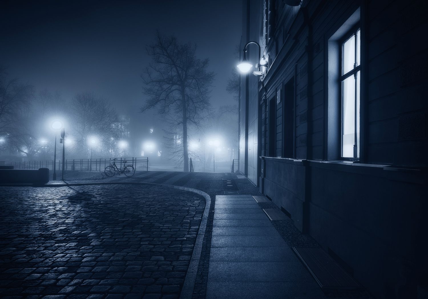 Sfotografowałem mgłę, która spowiła Opole. Miasto wygląda jak z filmu noir 7