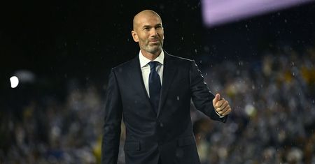 Koniec epoki blisko? Zinedine Zidane blisko posady selekcjonera