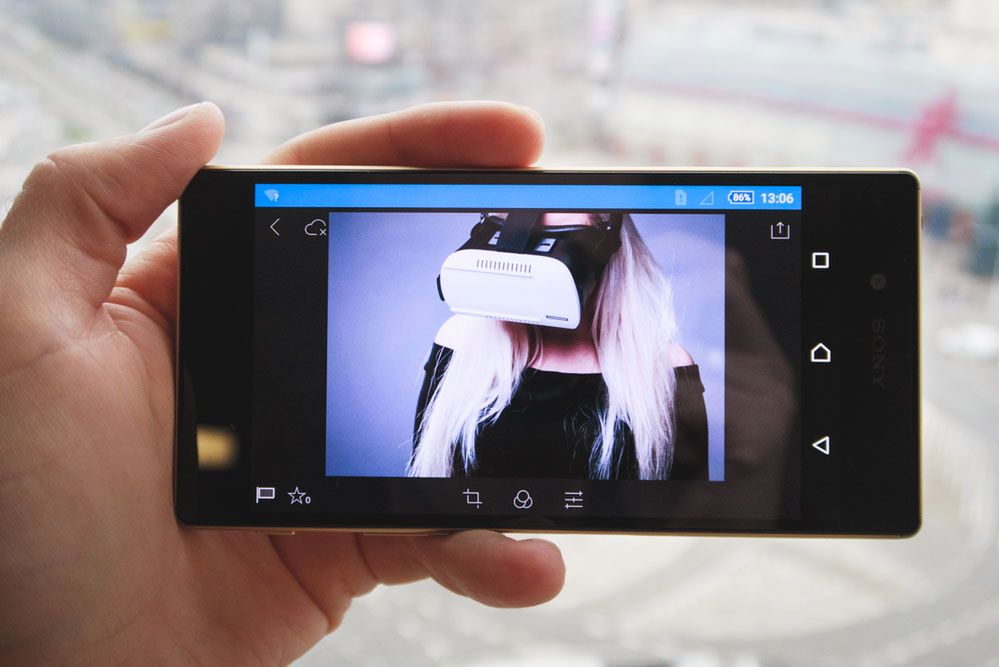 Adobe Lightroom Mobile, Sony Xperia Z5 i system Android.