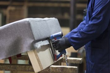 Ubyło 140 tys. etatów. Te branże mogą zwalniać