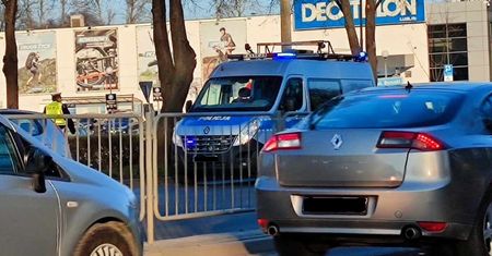 Rowerzystka potrącona na przejeździe rowerowym. Z obrażeniami ciała trafiła do szpitala [ZDJĘCIA]