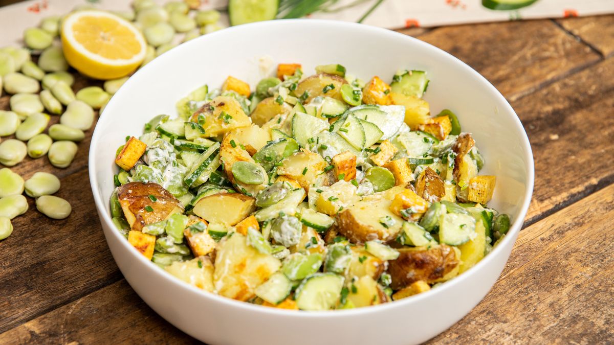 Sałatka z bobem i ziemniakami