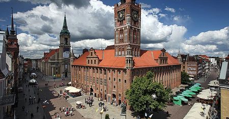 Dlaczego wieża toruńskiego Ratusza nie ma hełmu? To efekt wydarzeń sprzed 323 lat