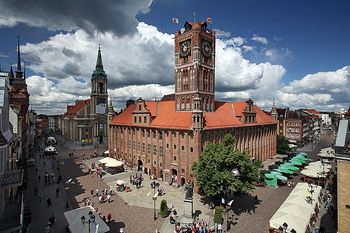 Dlaczego wieża toruńskiego Ratusza nie ma hełmu? To efekt wydarzeń sprzed 323 lat