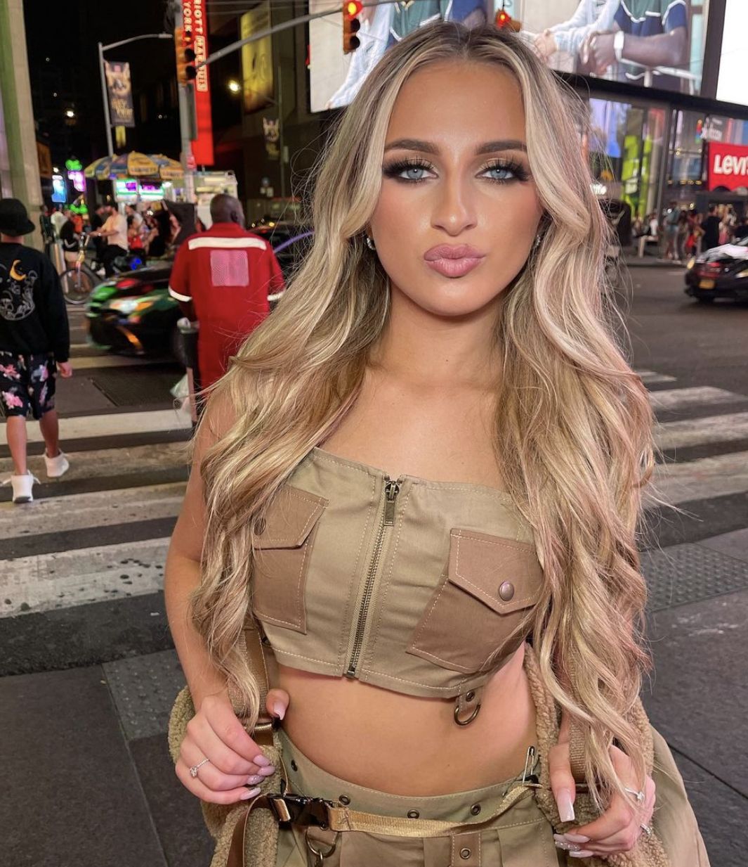 Izabela (Bella) Barrett