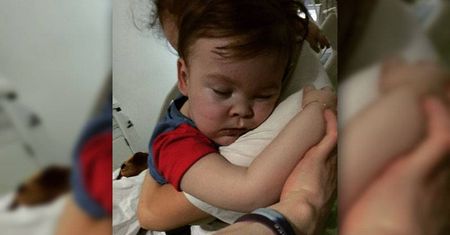 Alfie Evans: Protest w obronie dwulatka pod brytyjskim konsulatem w Lublinie