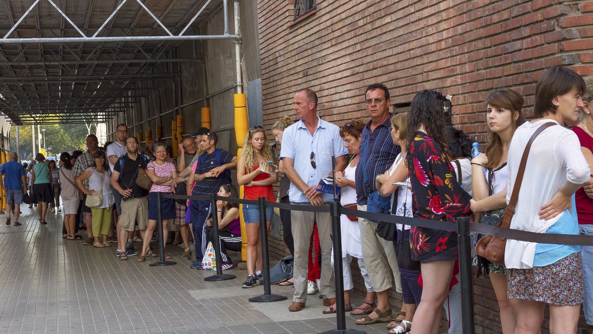 Ruszyła sprzedaż Galaxy S6 i S6 edge, a pod sklepami ustawiają się kolejki. Brzmi znajomo? 1