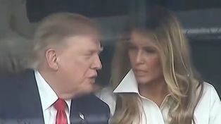 Melania szeptała do Trumpa. Ekspertka odczytała słowa
