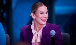 Nawrocka walczy z hejtem. Przekazała sukienkę na licytację