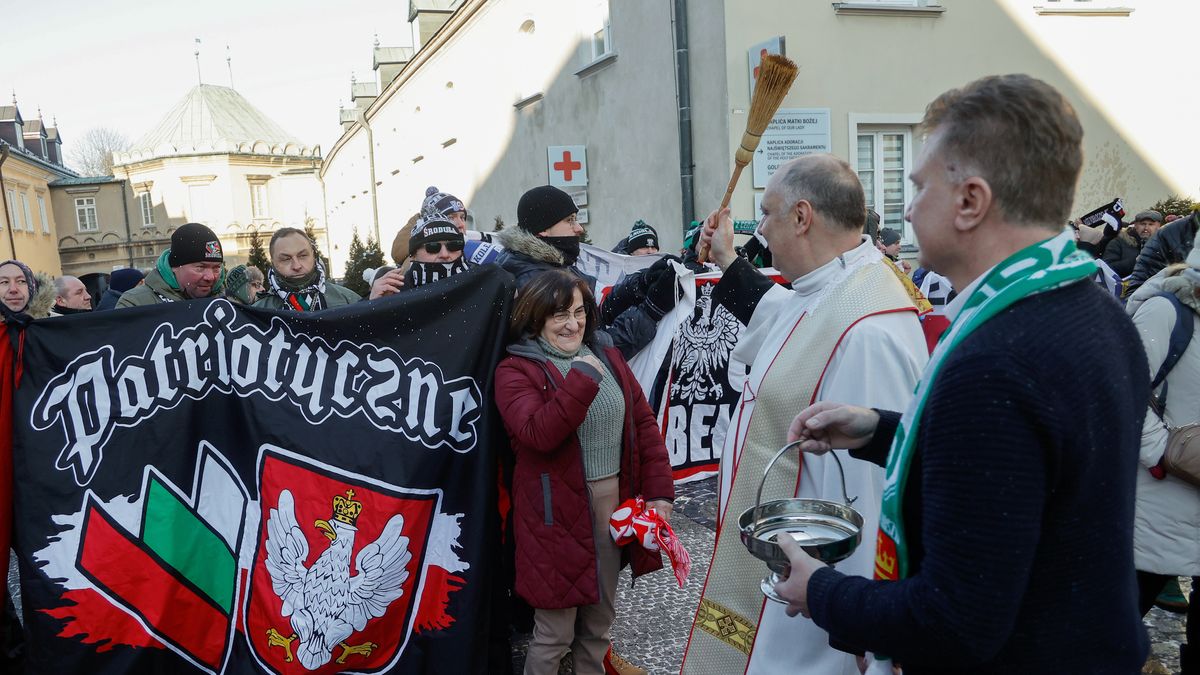 uczestnicy XVIII Patriotycznej Pielgrzymki Kibic