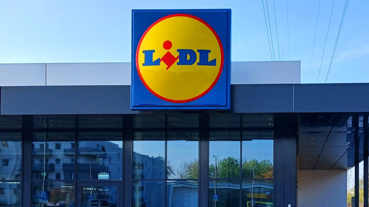 Kobieta napadnięta przed Lidlem w Jeleniej Górze.