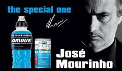 José Mourinho jako „the special one” na butelkach i w reklamach 4Move