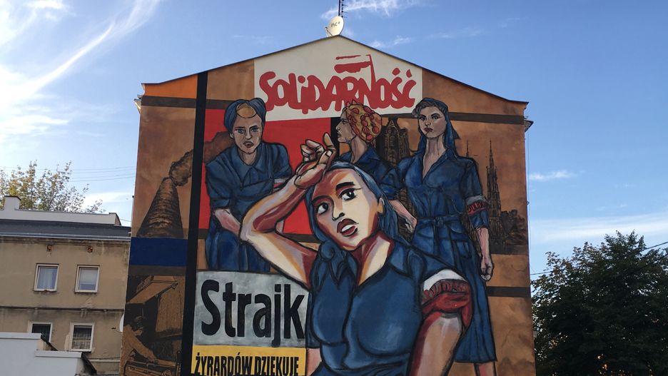 Żyrardów. O odwadze włókniarek i ich strajku z czasów beznadziei przypomina mural