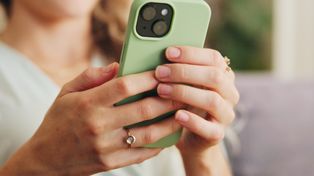 Korzystasz z tej funkcji w telefonie? Cyberoszuści tylko na to czekają
