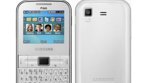 Smartfon - multimedialne centrum rozrywki w rękach dziecka 1