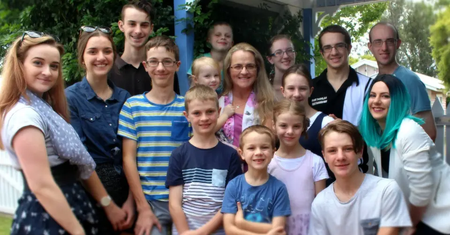 Siedem razy poroniła. Mimo to ma 16-cioro dzieci. "Nigdy nie zapomnę o moich aniołkach"