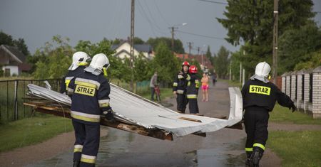 Silne burze nadciągają nad Polskę. Ryzyko trąby powietrznej