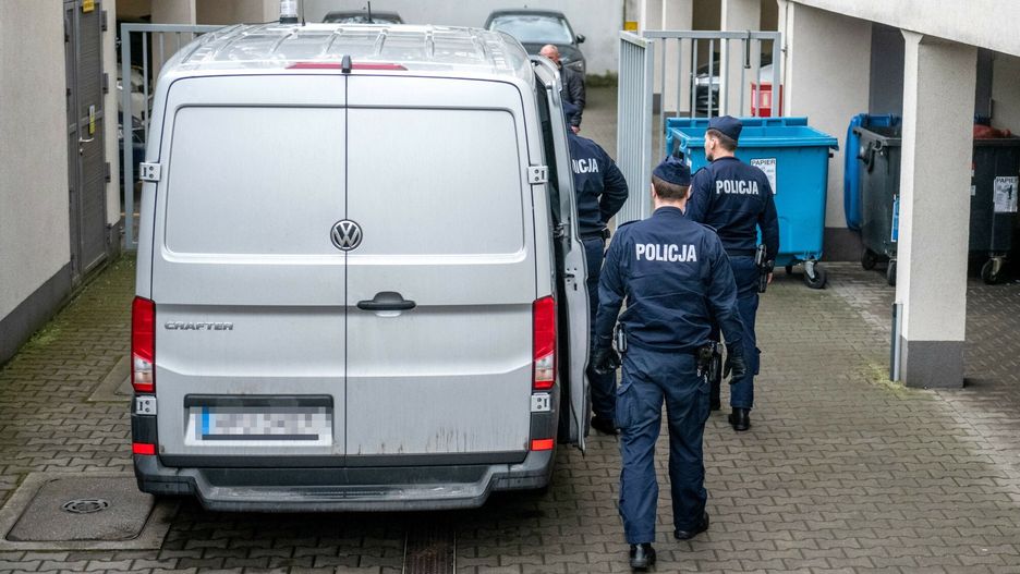 54-letni mężczyzna zmarł następnego dnia po przewiezieniu go do Komendy Miejskiej w Chełmie (zdjęcie ilustracyjne)