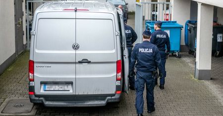 Tajemnicza śmierć na komendzie. "Tracił przytomność, z ust leciała krew"