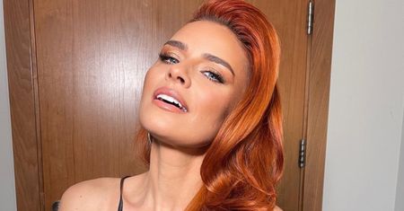 Urbańska stanęła w spodniach z rozcięciami. "Bardzo odważnie"