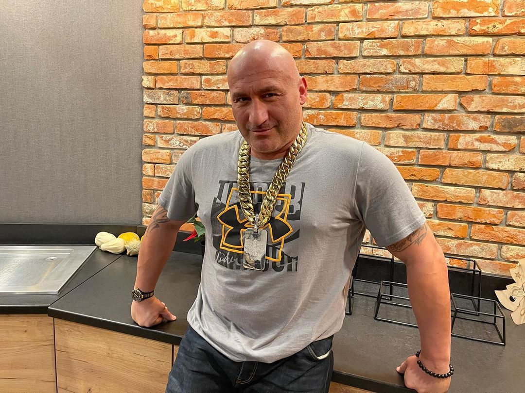 Marcin Najman mieszka w domu w Częstochowie