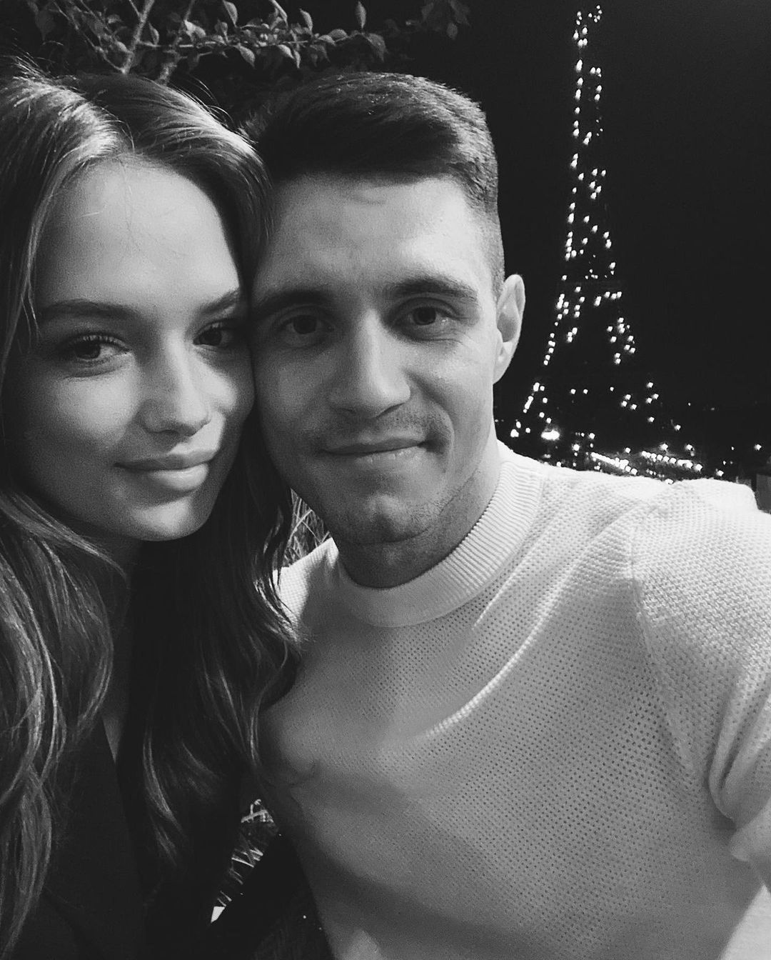 Bartosz Kapustka z partnerką 