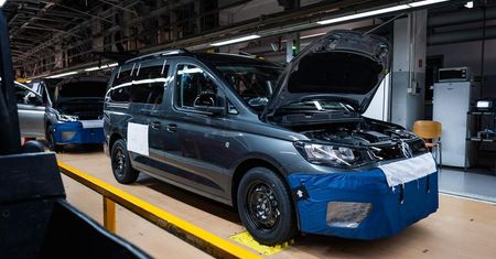 Nowy Volkswagen Caddy Maxi tylko z Polski. Zmieści dwie palety lub 7 osób