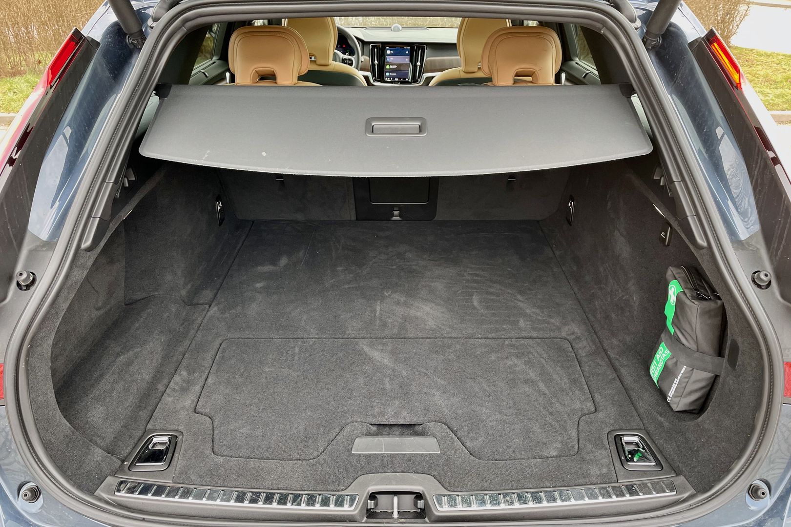 Volvo V90 T8