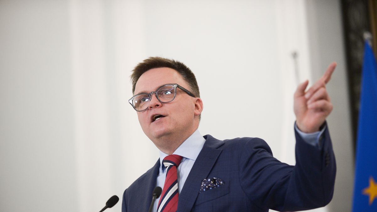 Warszawa, 28.11.2023. Marszałek Sejmu Szymon Hołownia podczas konferencji prasowej przed posiedzeniem Sejmu w Sejmie w Warszawie, 28 bm. (ad) PAP/Marcin Obara