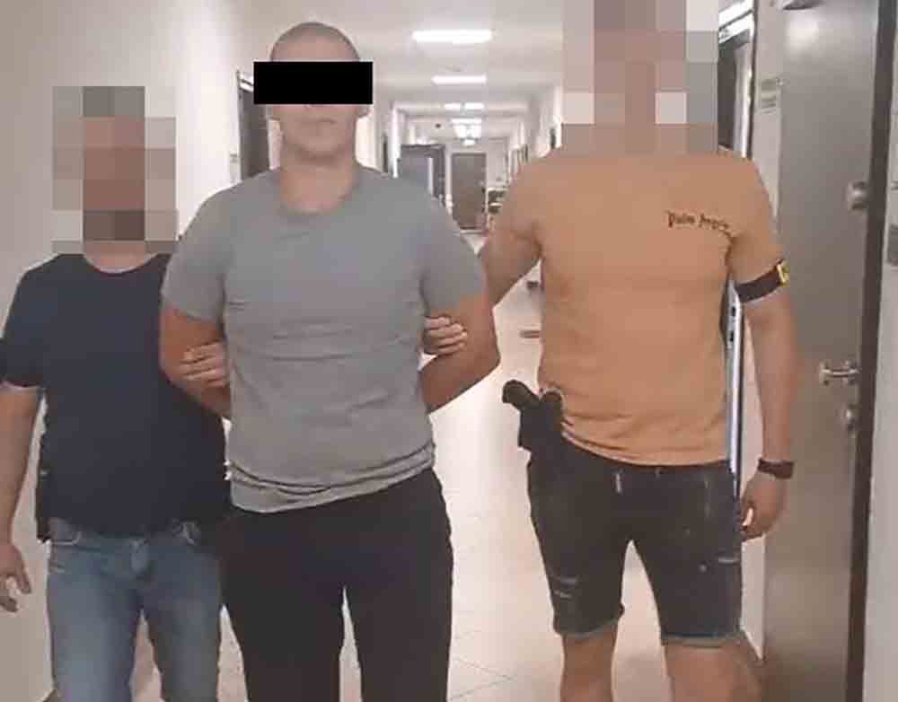 Poszukiwany za pobicie członka rodziny ukrywał się na strychu